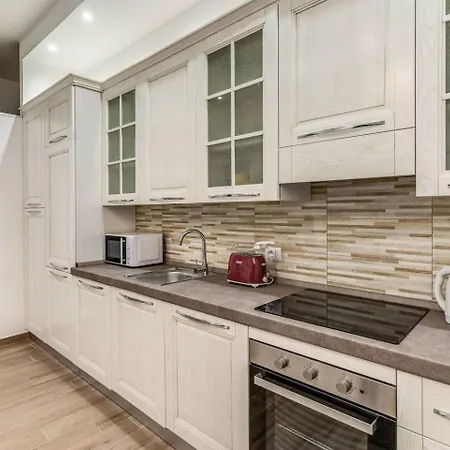 New Flat In Front Stpeter Square