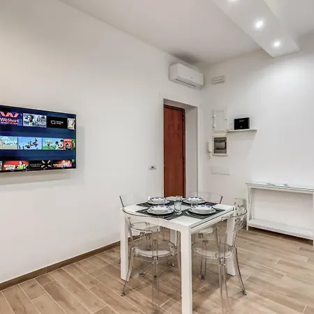 アパート New Flat In Front Stpeter Square
