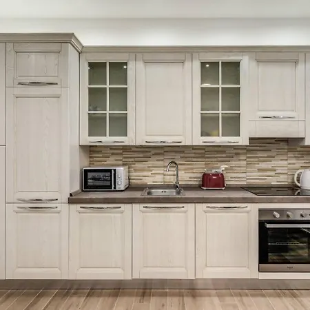 New Flat In Front Stpeter Square *