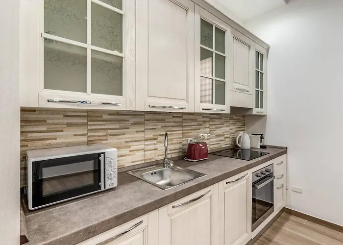 New Flat In Front Stpeter Square Διαμέρισμα *