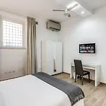 New Flat In Front Stpeter Square Apartman